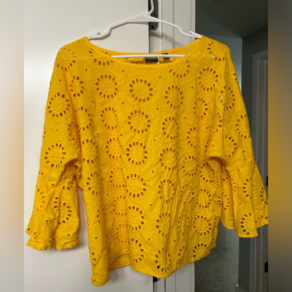 New York & Company Yellow Circle Pattern Blouse